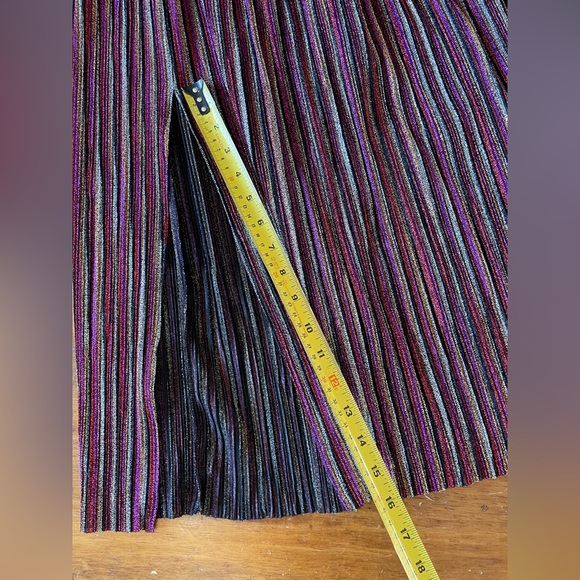 TOPSHOP Metallic Plisse Striped Midi Skirt Size 8 A-line Elastic Waist Slit - Picture 7 of 7